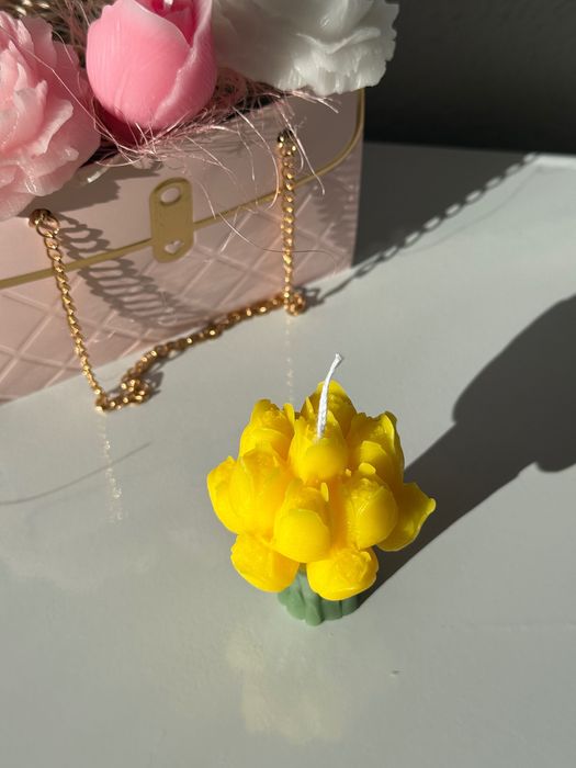 Свещ Лале от соев или пчелен восък