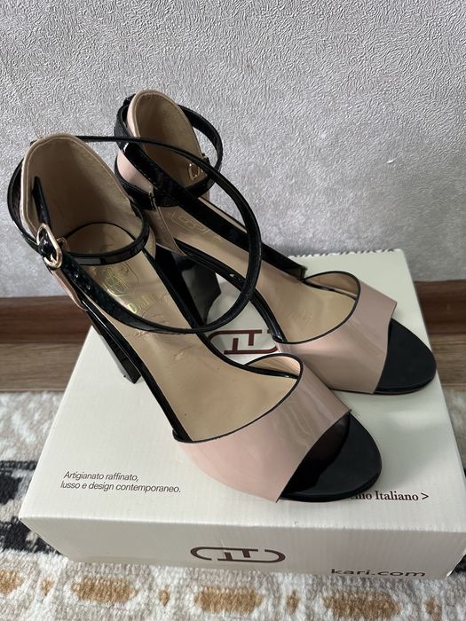 Продам женский туфли-босоножки