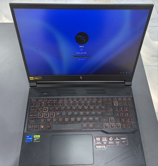 Noutbuk Acer Nitro V16