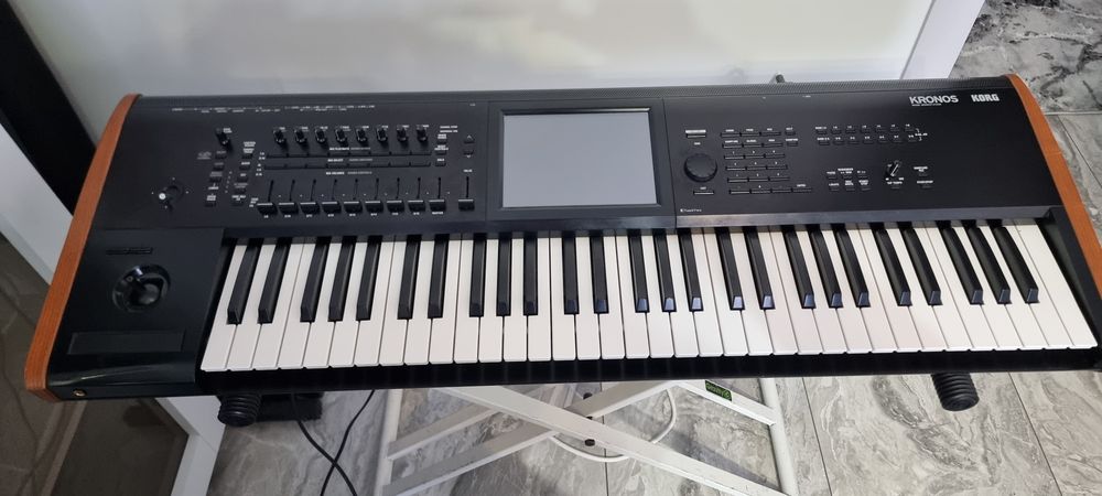 Korg Kronos  2  ca nou