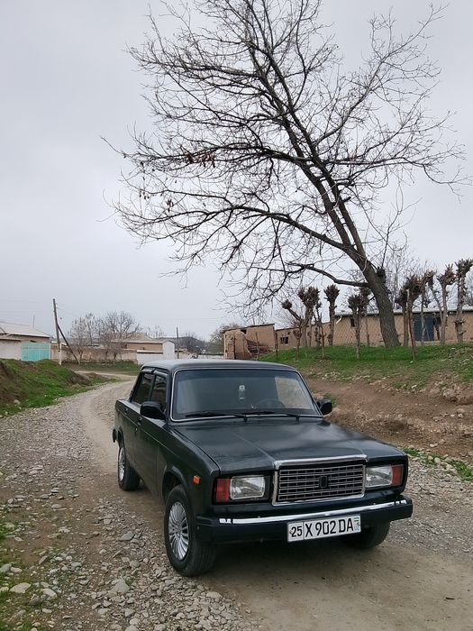 Vaz 2107 sotiladi