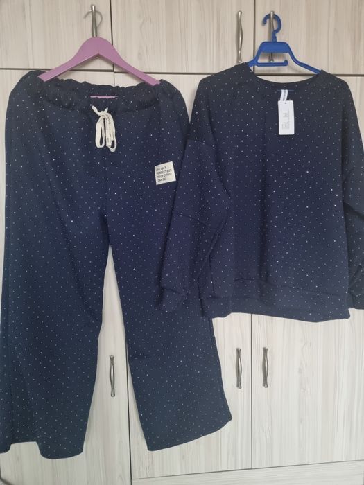 Блестящ комплект тъмно синьо