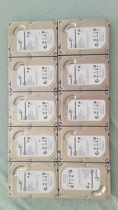 HDD-uri Seagate 2Tb și Western Digital 1Tb, SSD Kingston și memorie RAM