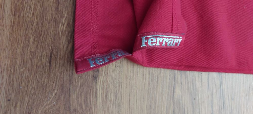 Официално лицензирани продукти на Ferrari, McLaren Mercedes и други