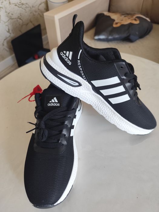 Продам кроссовки  Adidas