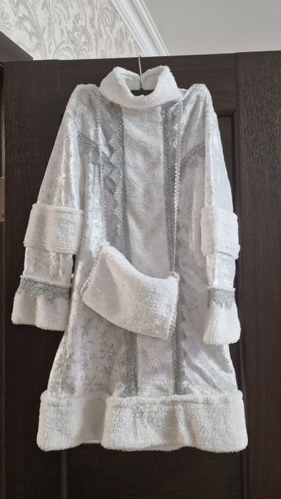 Продам новогодние костюмы