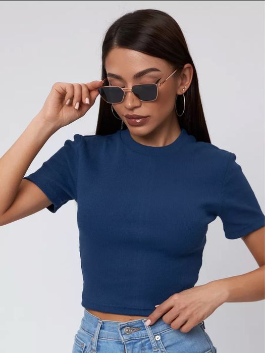 Кроп-топ в рубчик. Тренд сезона