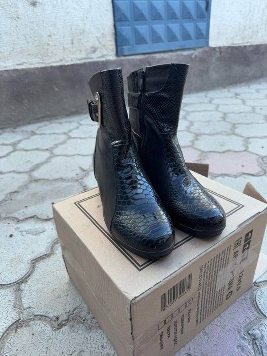 Осенний сапоги великан 43 размера