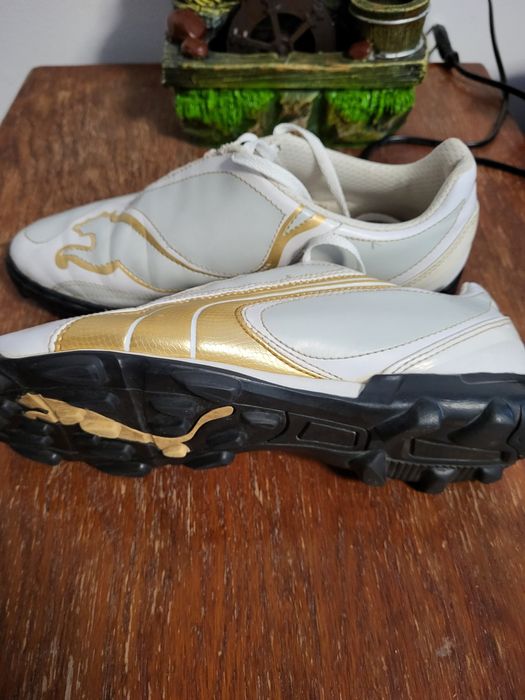 Vând adidași de dama marca puma