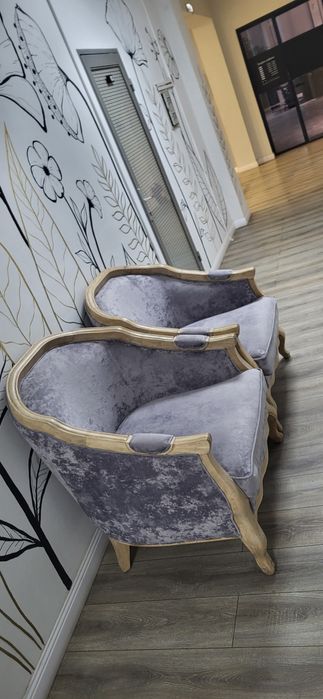 Продам 2 кресла, массив