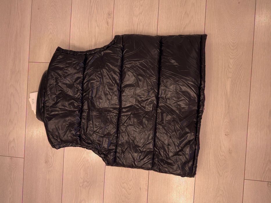 Vesta neagra Mon Cler