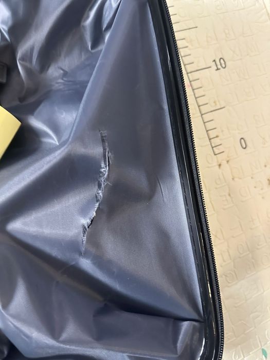 Чемодан с уценкой