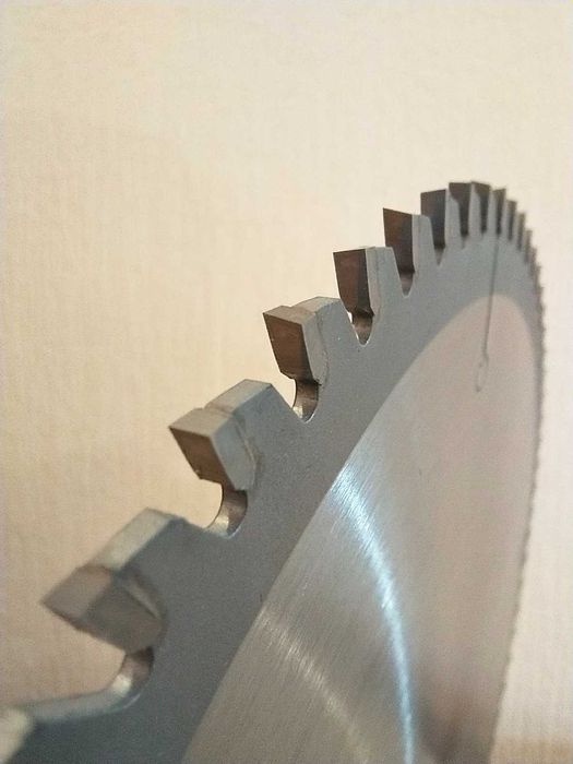 Торцовочная пила LEUCO 260x2.5x30 Z=80