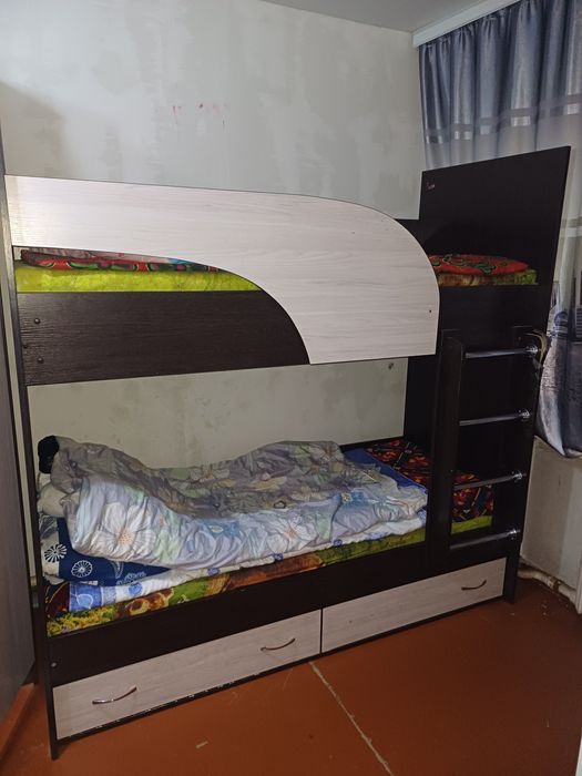 Продаю двухярусный кровать