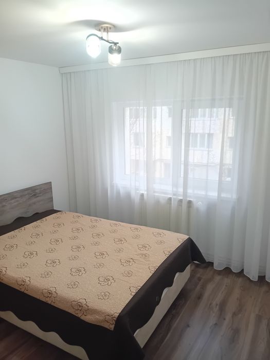 Închiriez apartament 2 camere la întrare în obcini