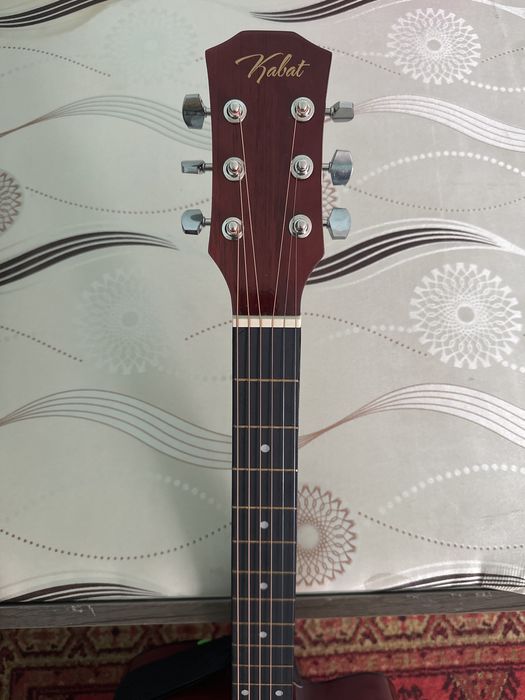 Akustik Gitara 41 dyumli yangi instrumentlarini ham qo’shib beraman