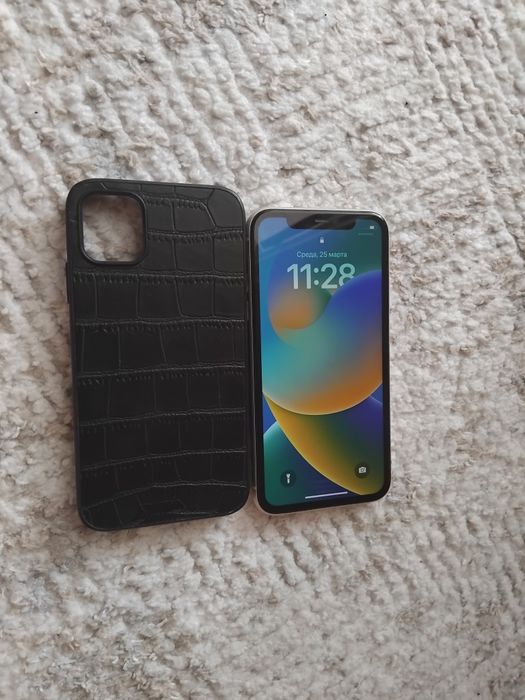 Айфон  11,64гиг,