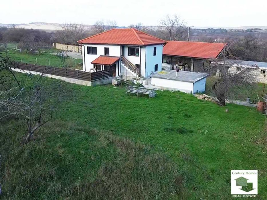 116253 Реновирана къща с голям двор в с. Ново село
