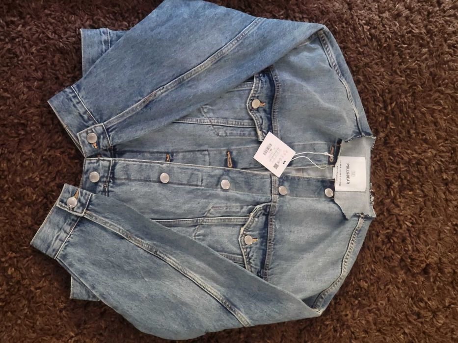vand jacheta dama denim noua, cu eticheta, masura S PULL BEAR