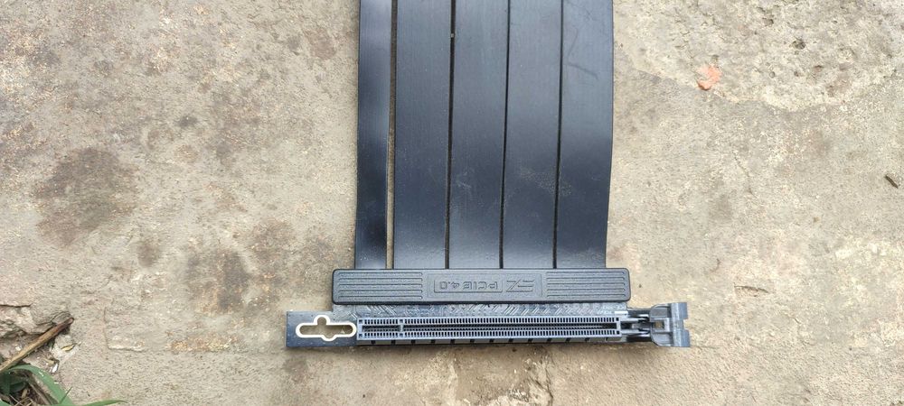 Riser pci  4.0 10cm lungime la 90 grade