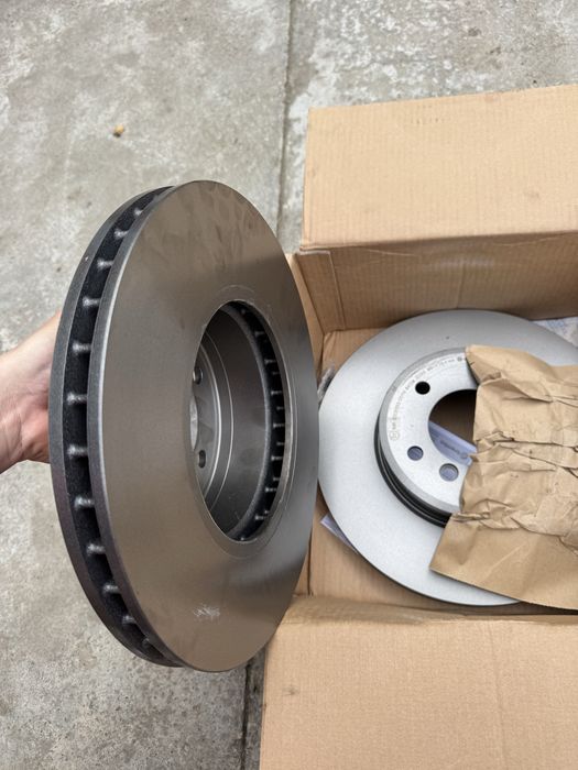 Vând set discuri placuțe fața noi BMW E 60