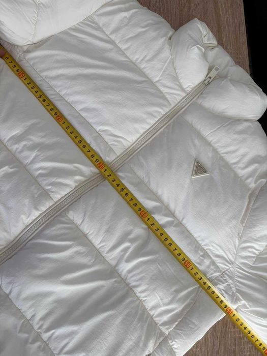 Ново дамско яке GUESS