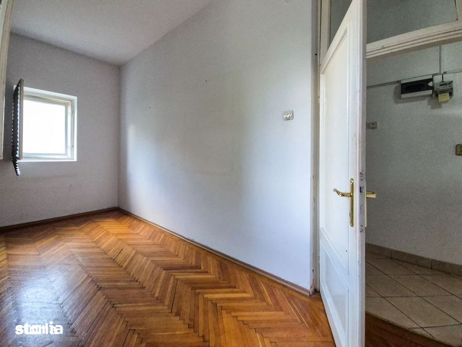 Apartament 5 camere de inchiriat / Piata Romana