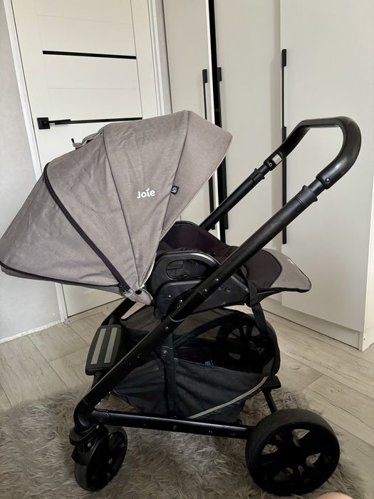 Продам коляску Joie chrome