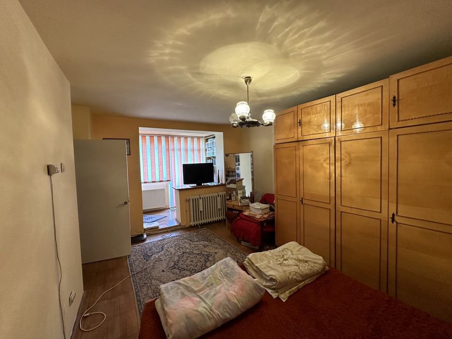 Vand apartament ,4 camere 120 mp!