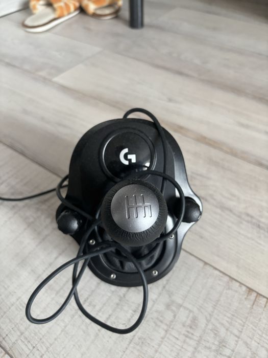 Продам Logitech G29 (руль + педали + КПП)
