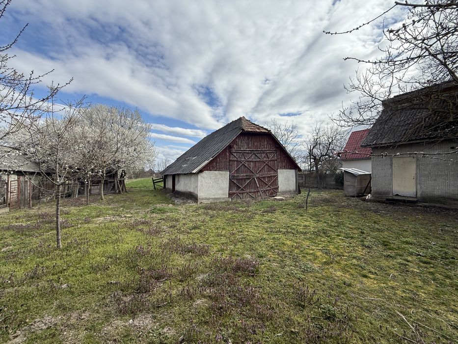Ofer spre vânzare Casă 3 Camere  recent renovată în comuna Lipau