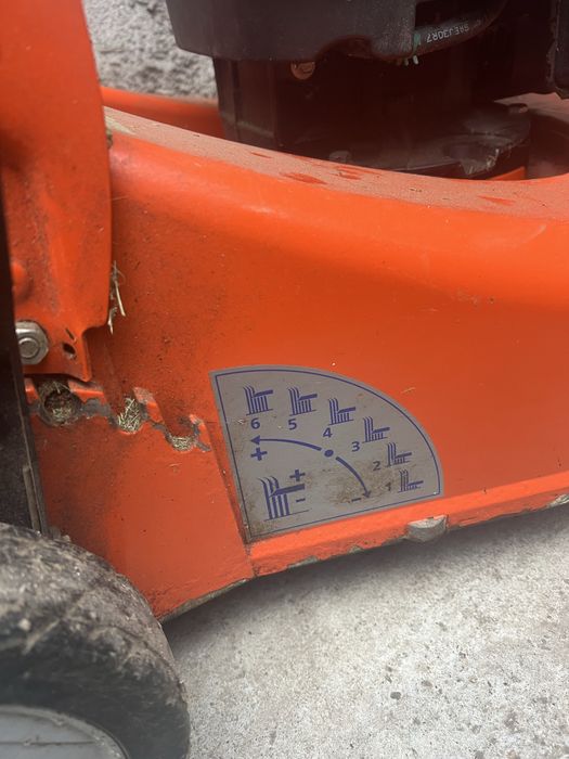 Masina de tuns iarba Husqvarna