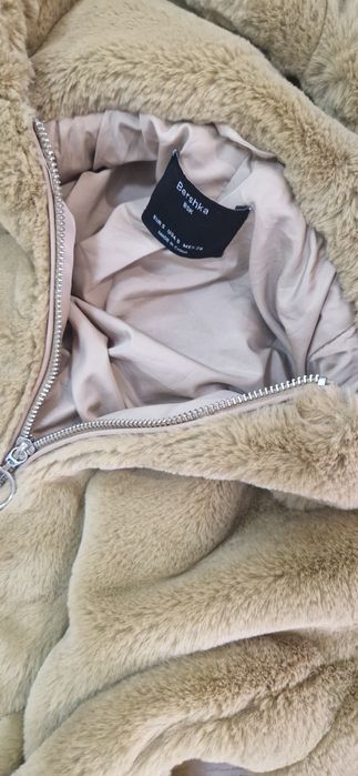 Пухено яке Bershka, размер С/М
