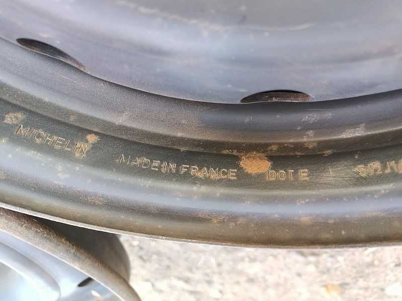 Продам оригинальные металлические диски на Пежо