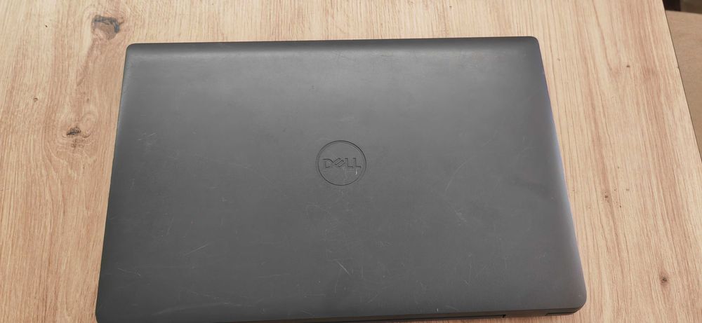 Мощен лаптоп Dell Latitude 3540 с 10-ядрен Core i5-1335U и 15.6'' FHD 8GB DDR4/256 GB SSD 54Wh Windows 11, без Web камера
