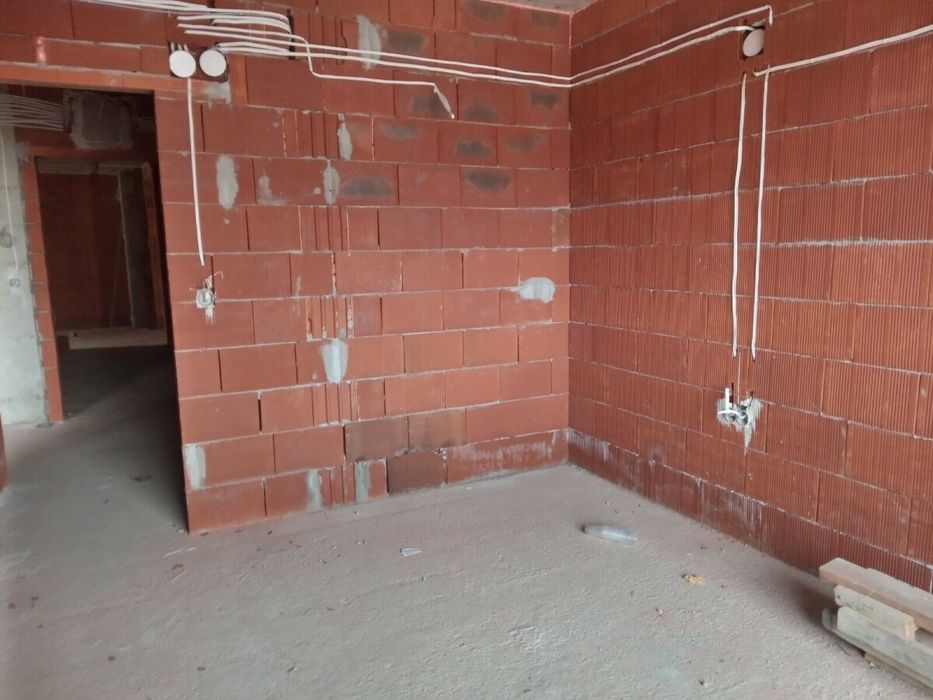 Продава се Тристаен апартамент в София, Люлин 8 - 103 кв.м за 990 €/кв.м - Снимка #2