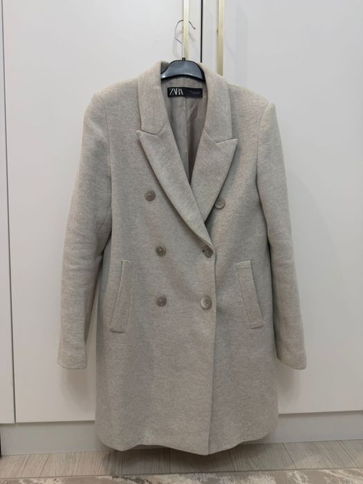 Продаю женские пальто