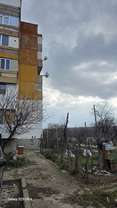 Тристаен апартамент в Деленки