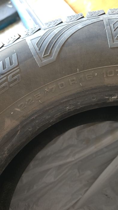 Продам 4 шины на Toyota Rav4