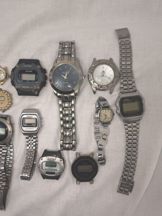 Ретро ръчни часовници