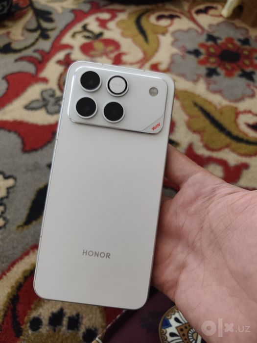 Honor win Sotiladi yangi xolatda xotira 16/512 full komplekt