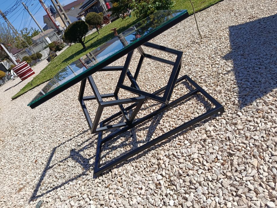 Măsuță cafea - design geometric