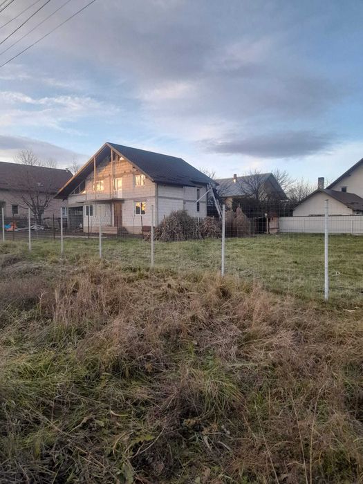 vind    urgent  vila cu  masarda  in sat  MIHOVENI  jud SUCEAVA