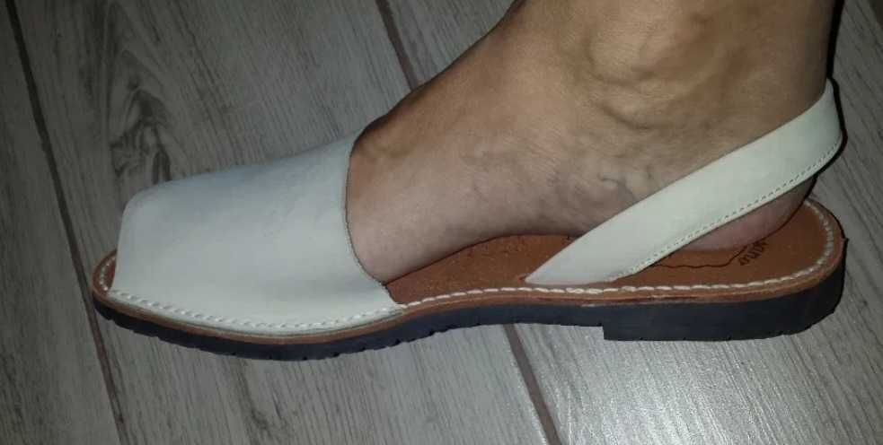 Sandale crem,mar.43.