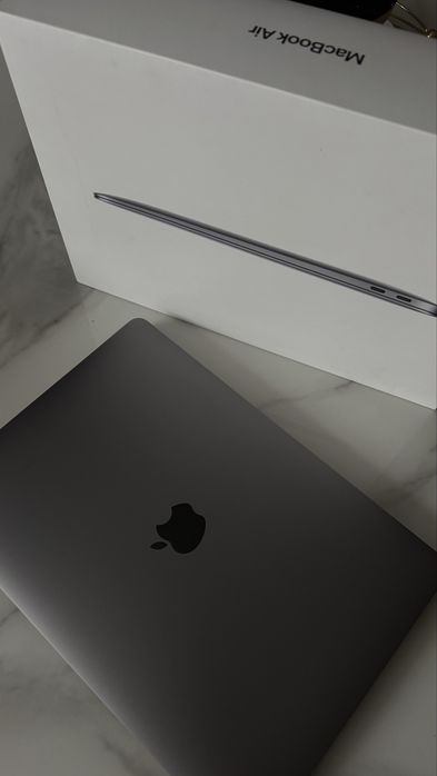 MacBook Air 13″  М1, 16 GB RAM / 256 GB SSD