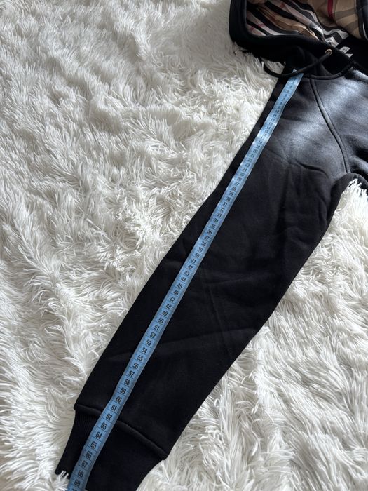 Hanorac Burberry(unisex) Marimea: M pentru femei (XS bărbati)