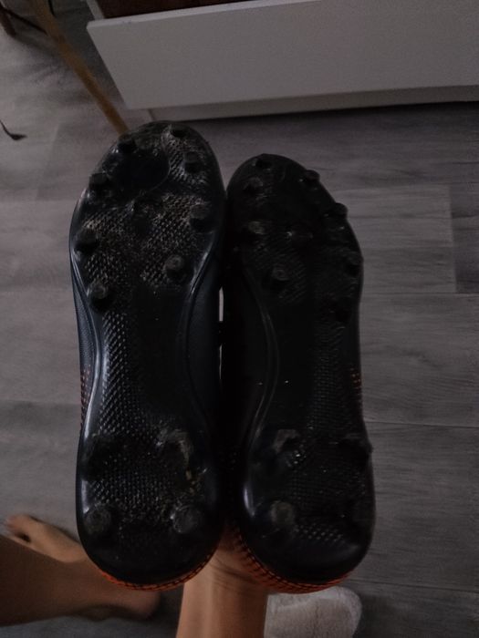 Продам бутсы 40 размер