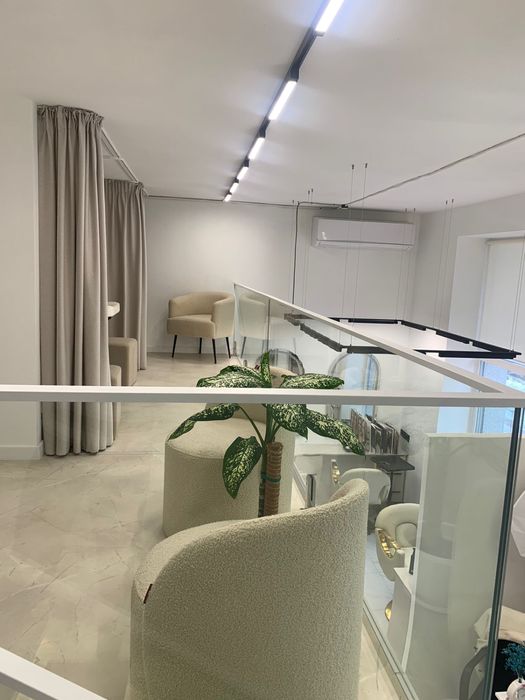 Сдам кушетку в салоне красоты