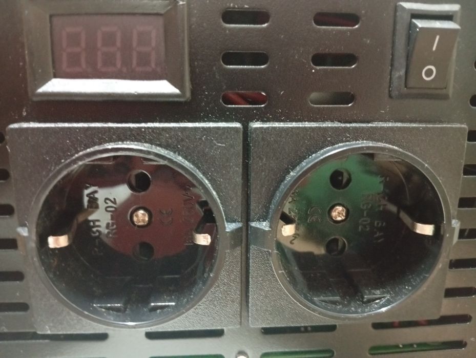 Invertor TAGEEBLU 4000W (4kW) Nou - Undă Sinusoidală Pură 12V la 220V