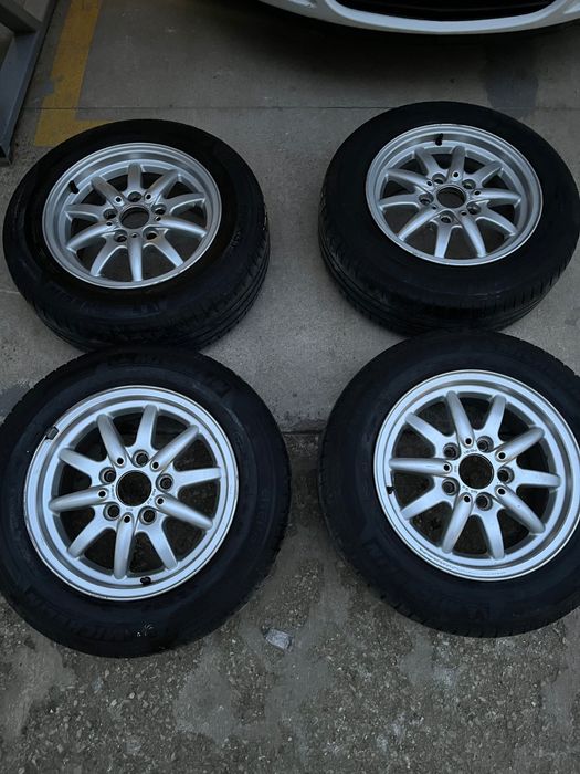 Гуми с алуминиеви джанти за BMW